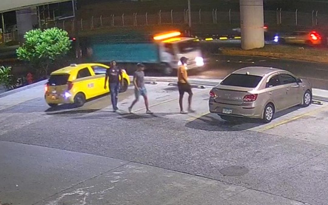 Se buscan por robo agravado