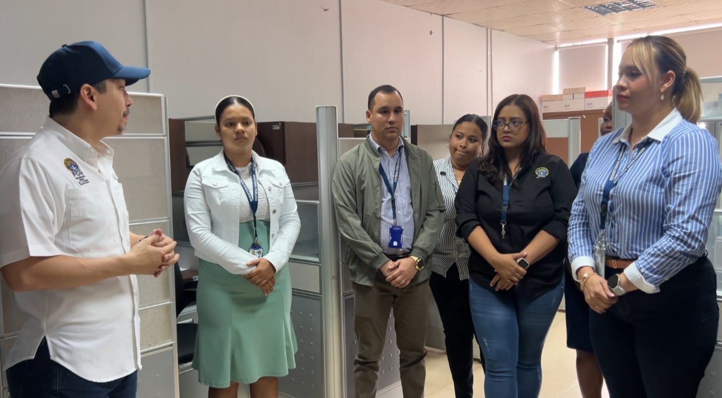 El Procurador visitó la Unidad Regional de Bocas del Toro y la Personería de Isla Colón
