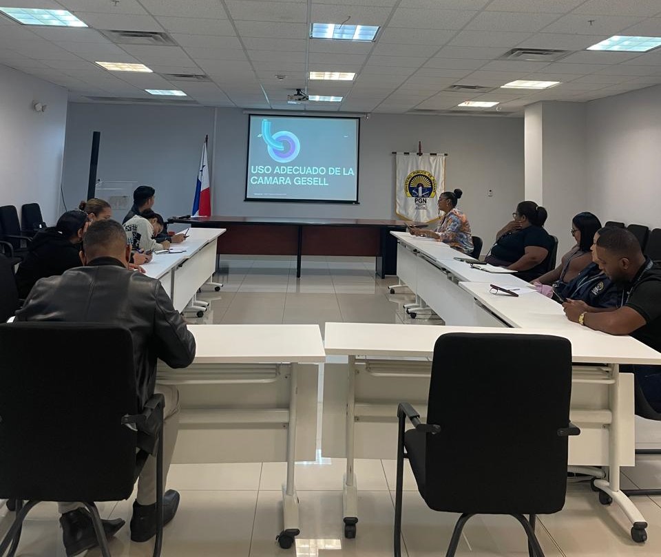 Capacitación sobre el uso adecuado de la Cámara Gesell fortalece conocimientos del personal del Ministerio Público en Colón