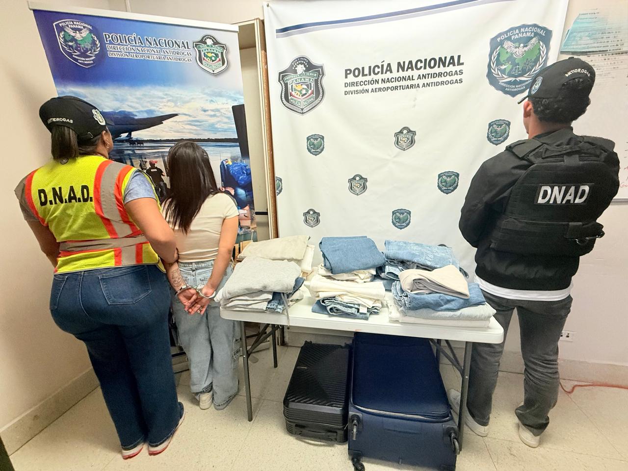 Condenan a mujer que traía droga impregnada en su ropa