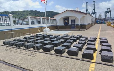 Fiscalía de Drogas aprehende a seis e incauta 1,567 paquetes con presunta sustancia ilícita en el Archipiélago de Las Perlas