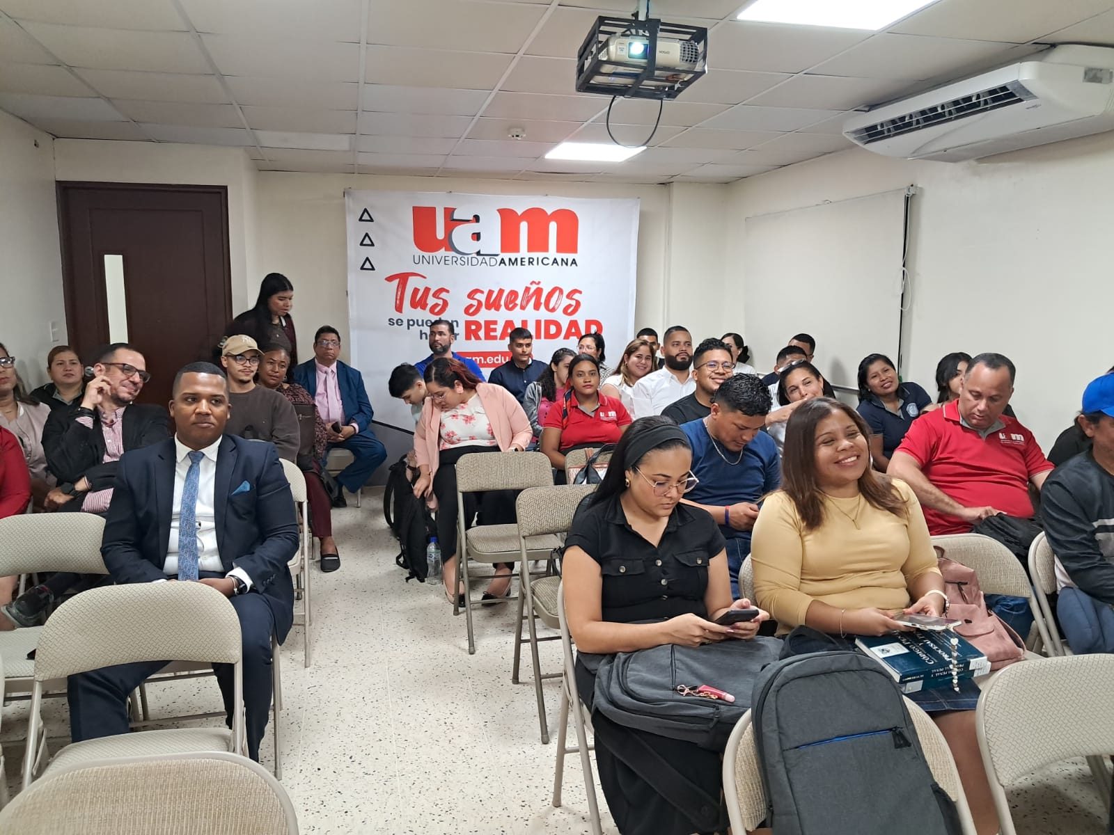 SENAPASC Realiza conversatorio sobre Mediación Penal en la Universidad Americana (UAM) en su Regional de Panamá Oeste