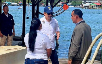 La Procuraduría General de la Nación restituye movilidad en Isla Colón con nueva embarcación para la Personería Municipal